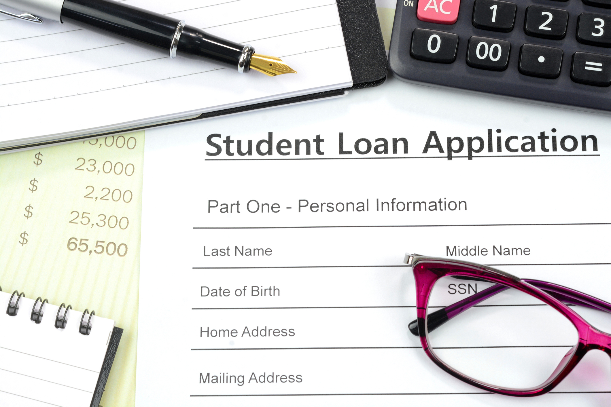 Does refinancing your student loans hurt your credit